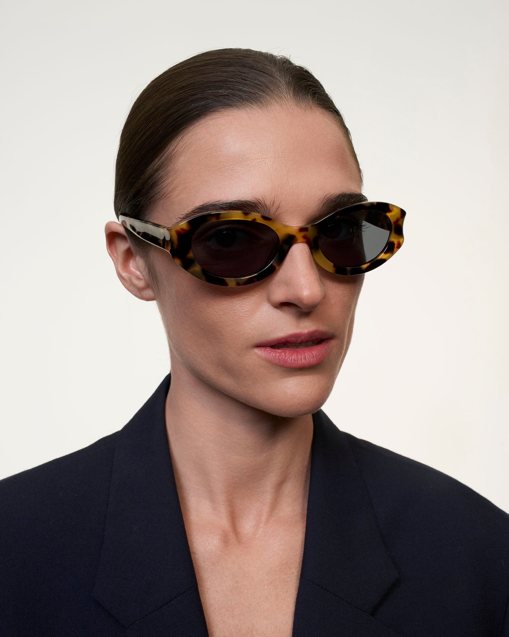 Naaz Americano | Oval Acetate Sunglasses | Ace & Tate