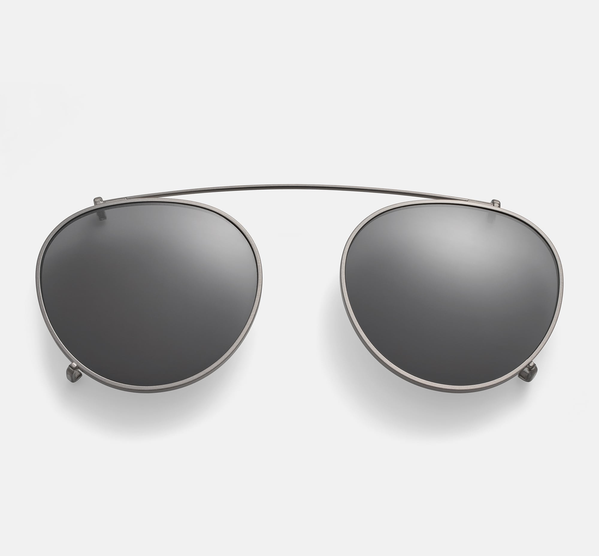 Pierce Large Clip-on Satin Gold | Clip-on sunglasses | Ace & Tate