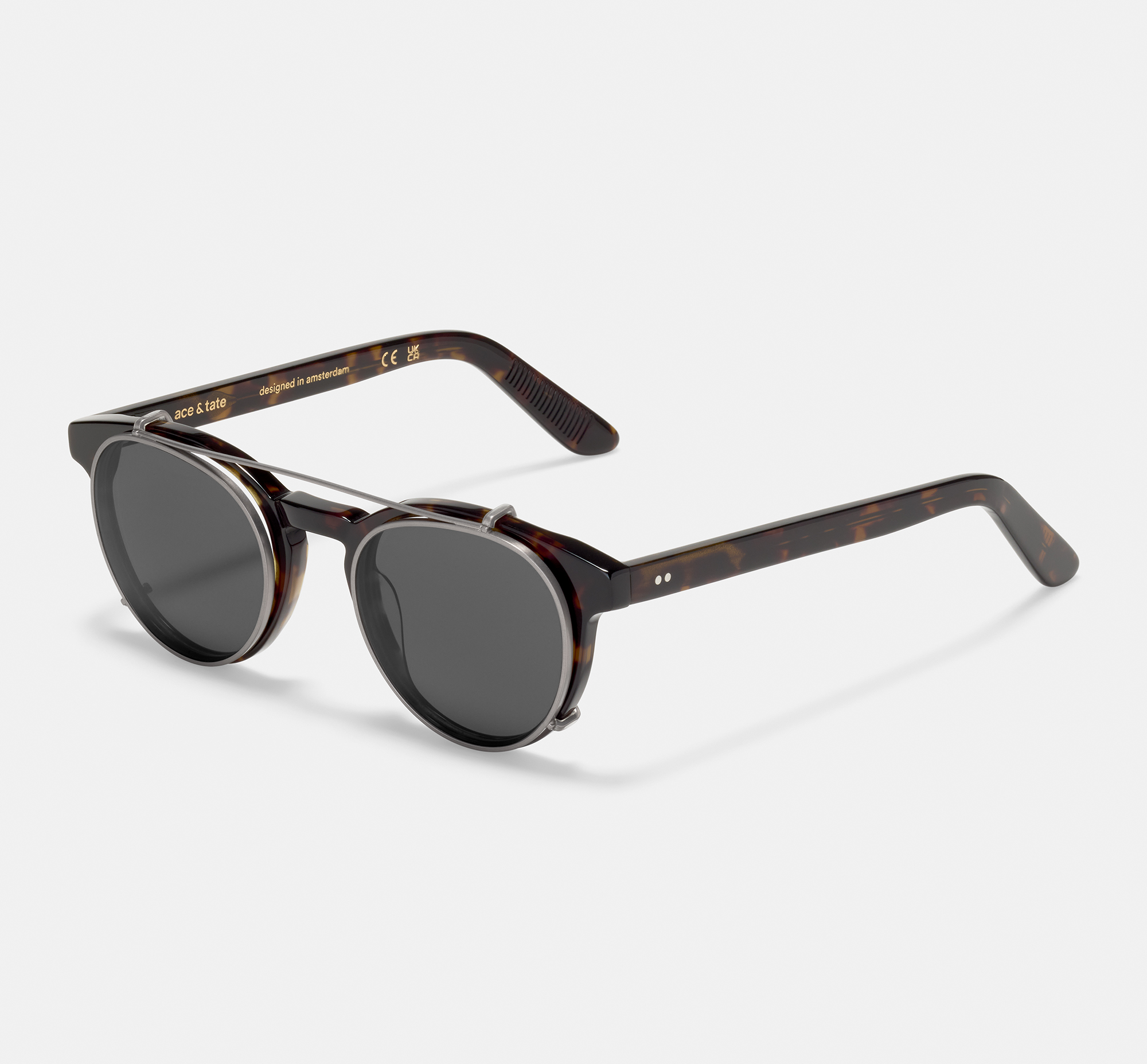 Pierce Large Clip-on Satin Gold | Clip-on sunglasses | Ace & Tate
