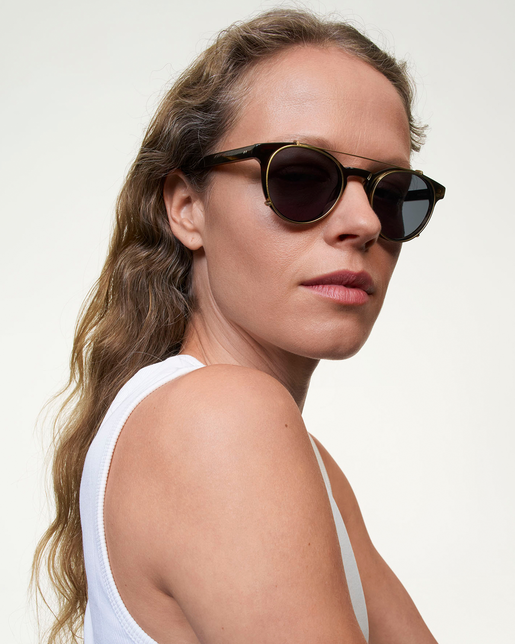 アクセサリー Nastoys Mid-Century PIERCE (LARGE) Pierce Large Clip-on Satin Gold | Clip-on sunglasses | Ace & Tate