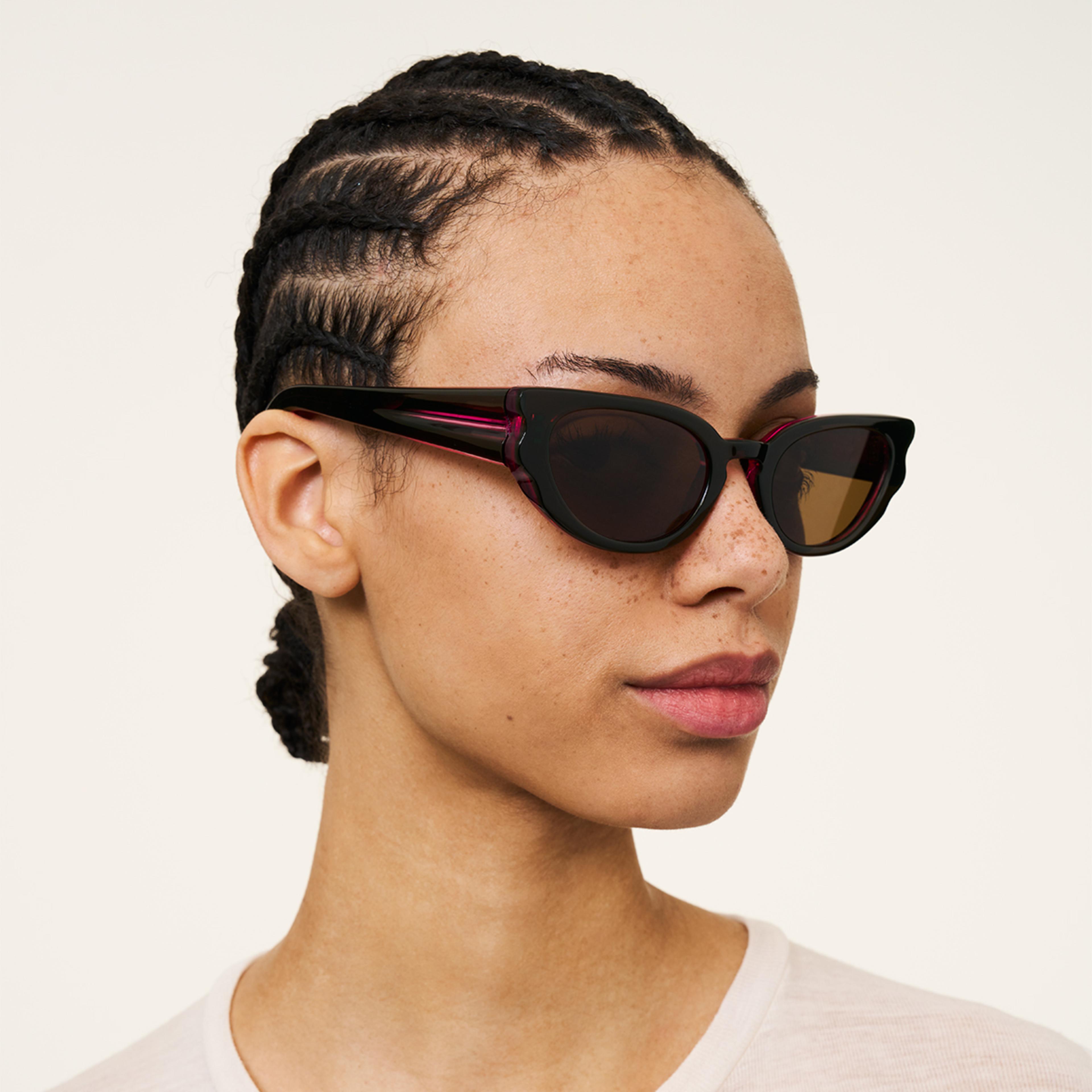 Ace & Tate Solaires | oval Renew bio-acétate in Vert, Rose