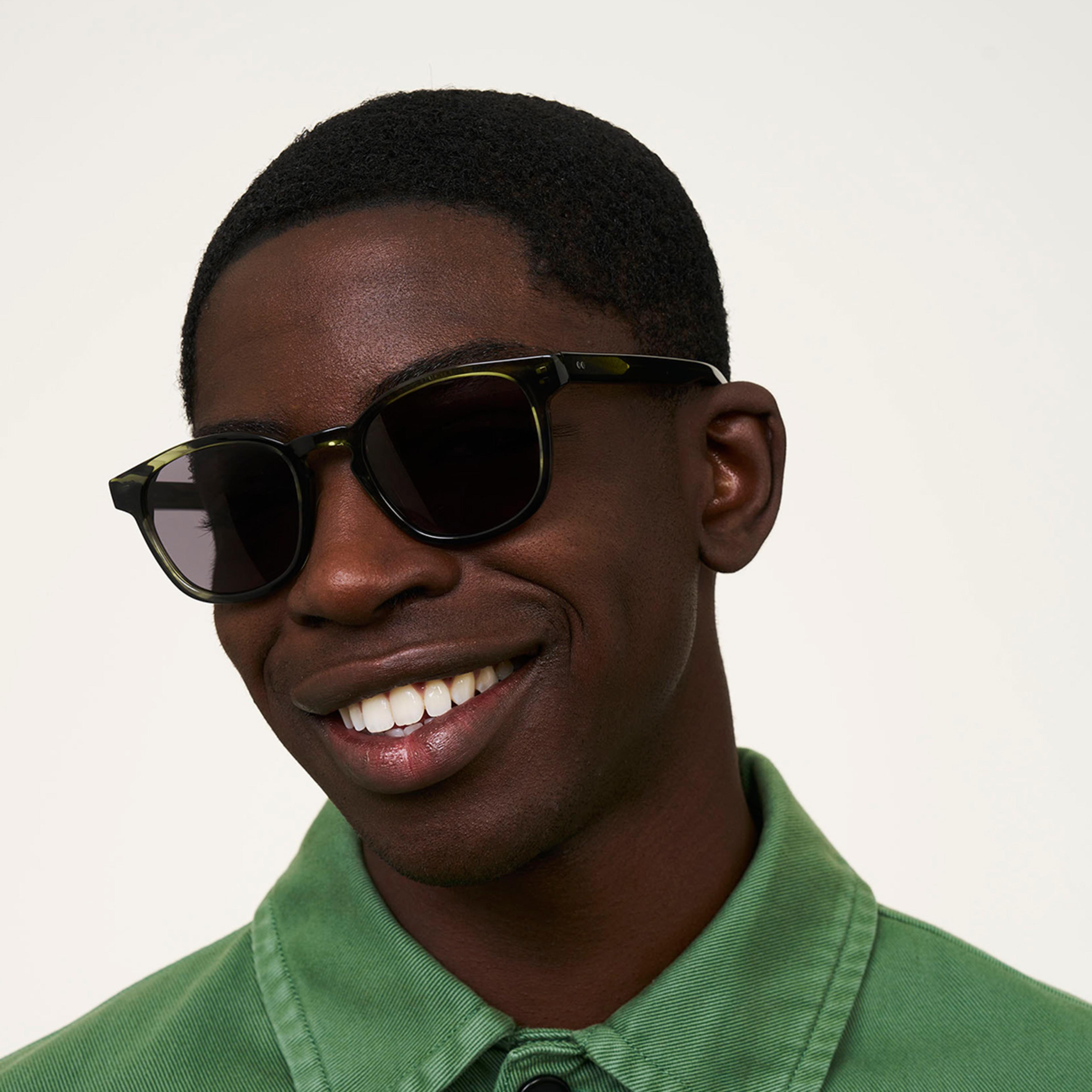 Ace & Tate Gafas de sol | Cuadrada Acetato in Verde