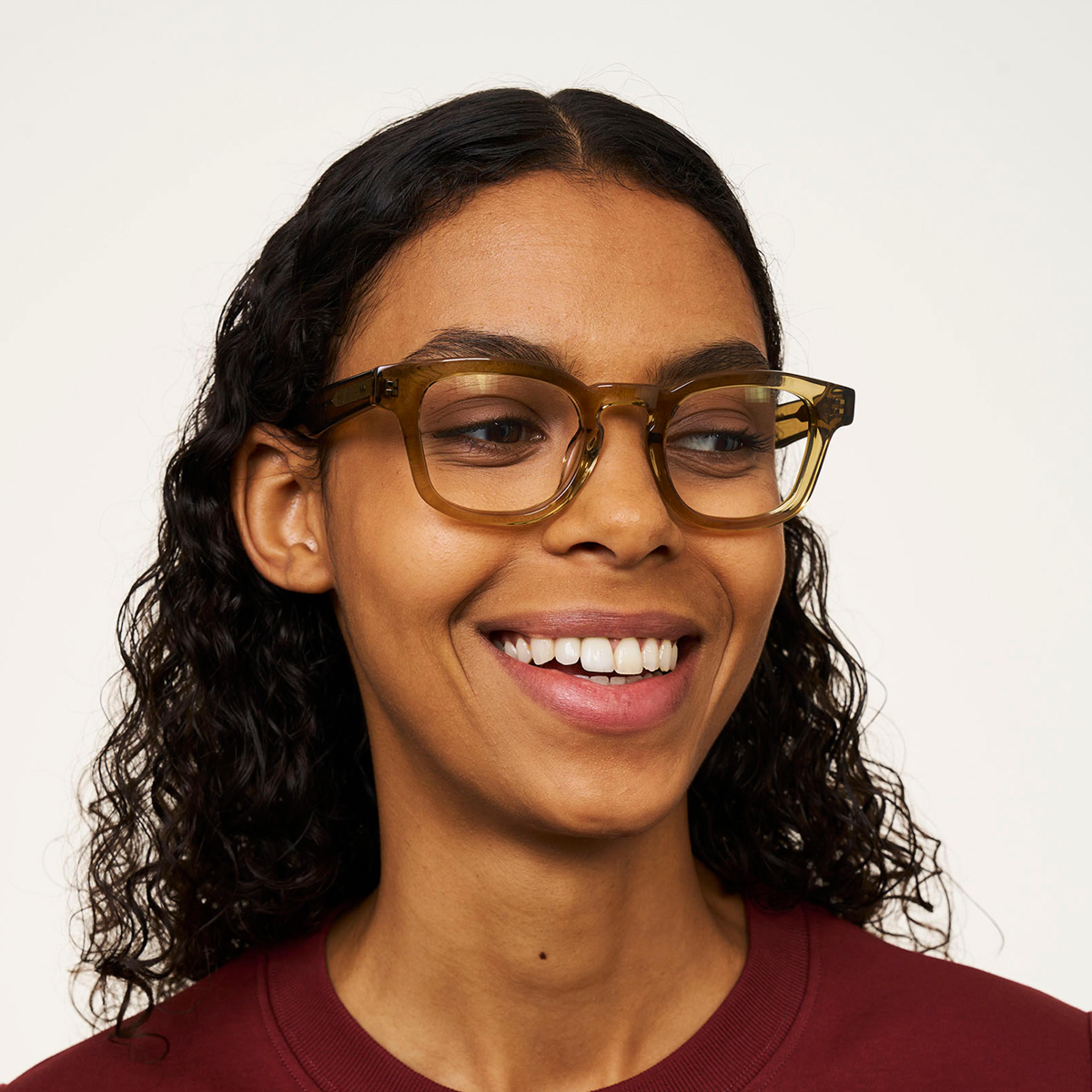 Ace & Tate Oscar in Maple Ace & Tate Glasses | Round Acetate in Brown