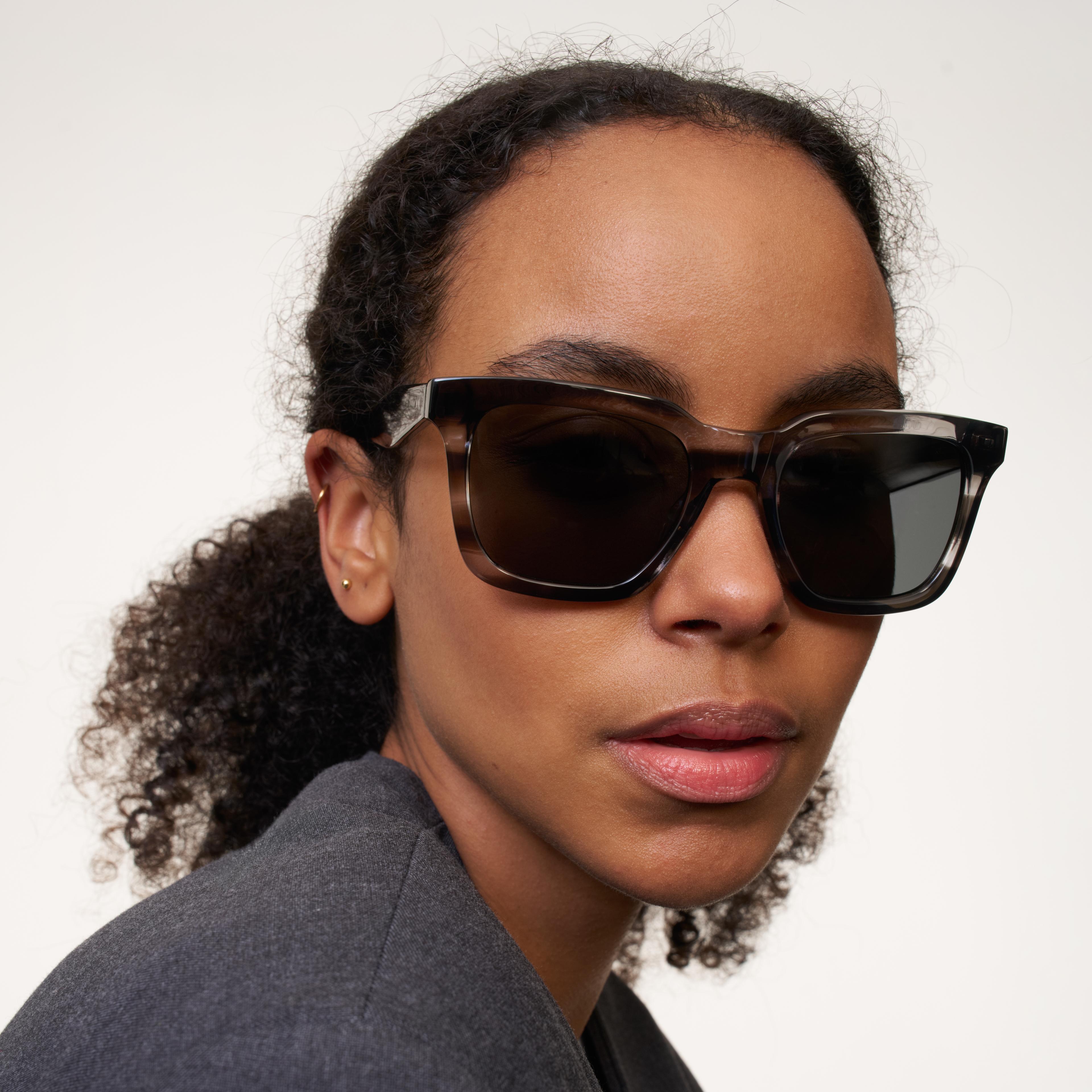 Ace & Tate Solaires | Carrée Acétate in Clair, Gris