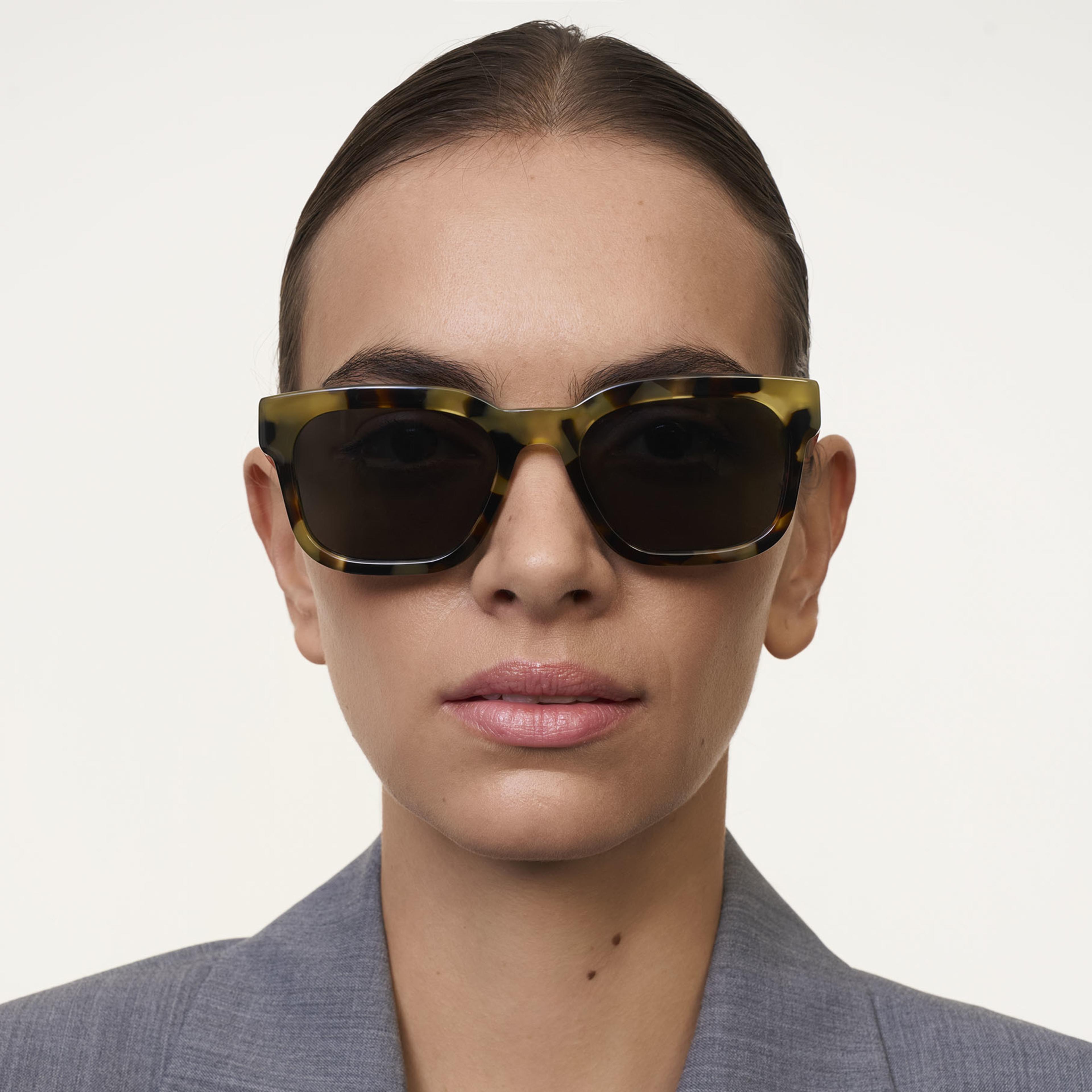 Ace & Tate Sonnenbrillen | Rechteckig Acetat in Braun, Gelb