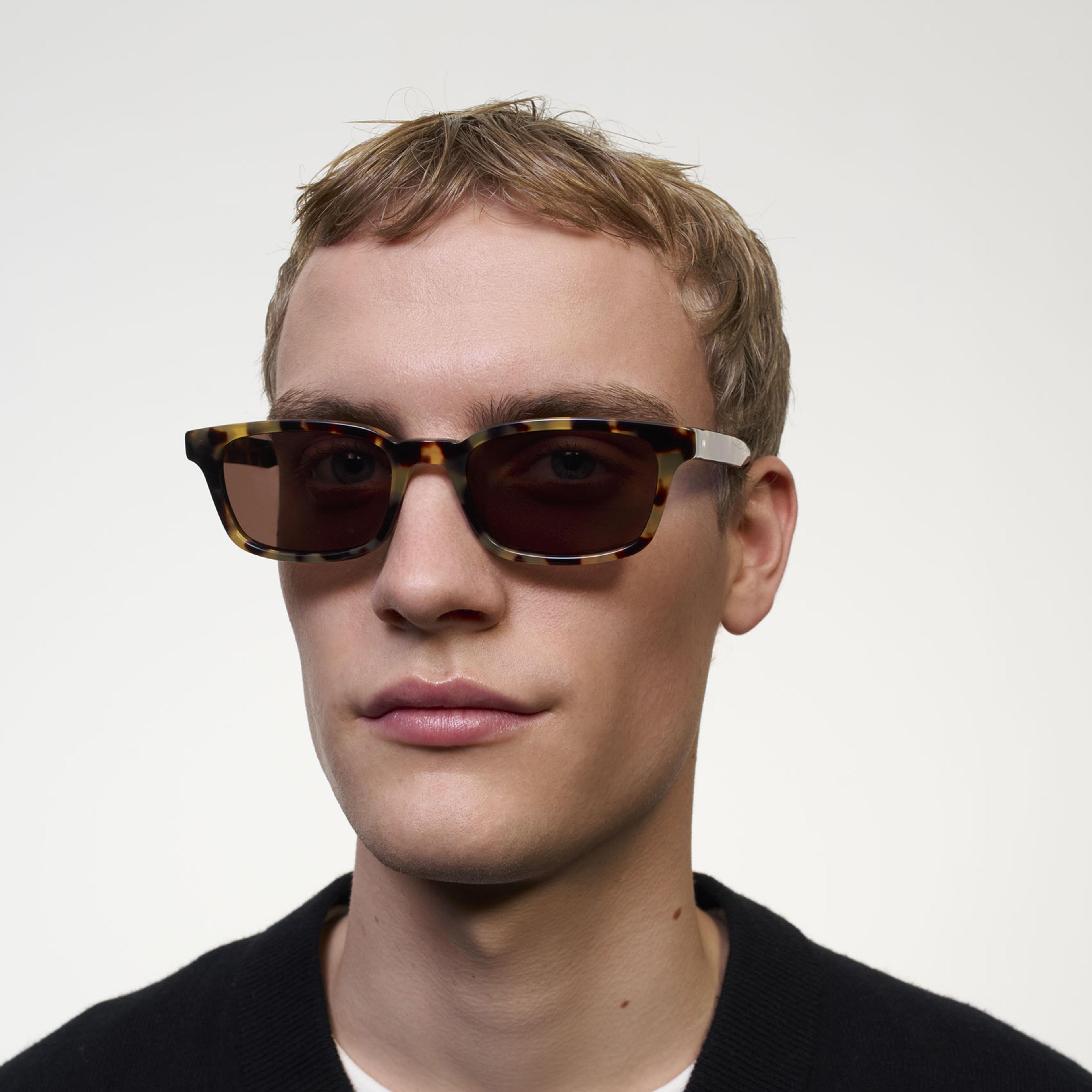 Ace & Tate Sonnenbrillen | Quadratisch Acetat in Schwarz, Gelb