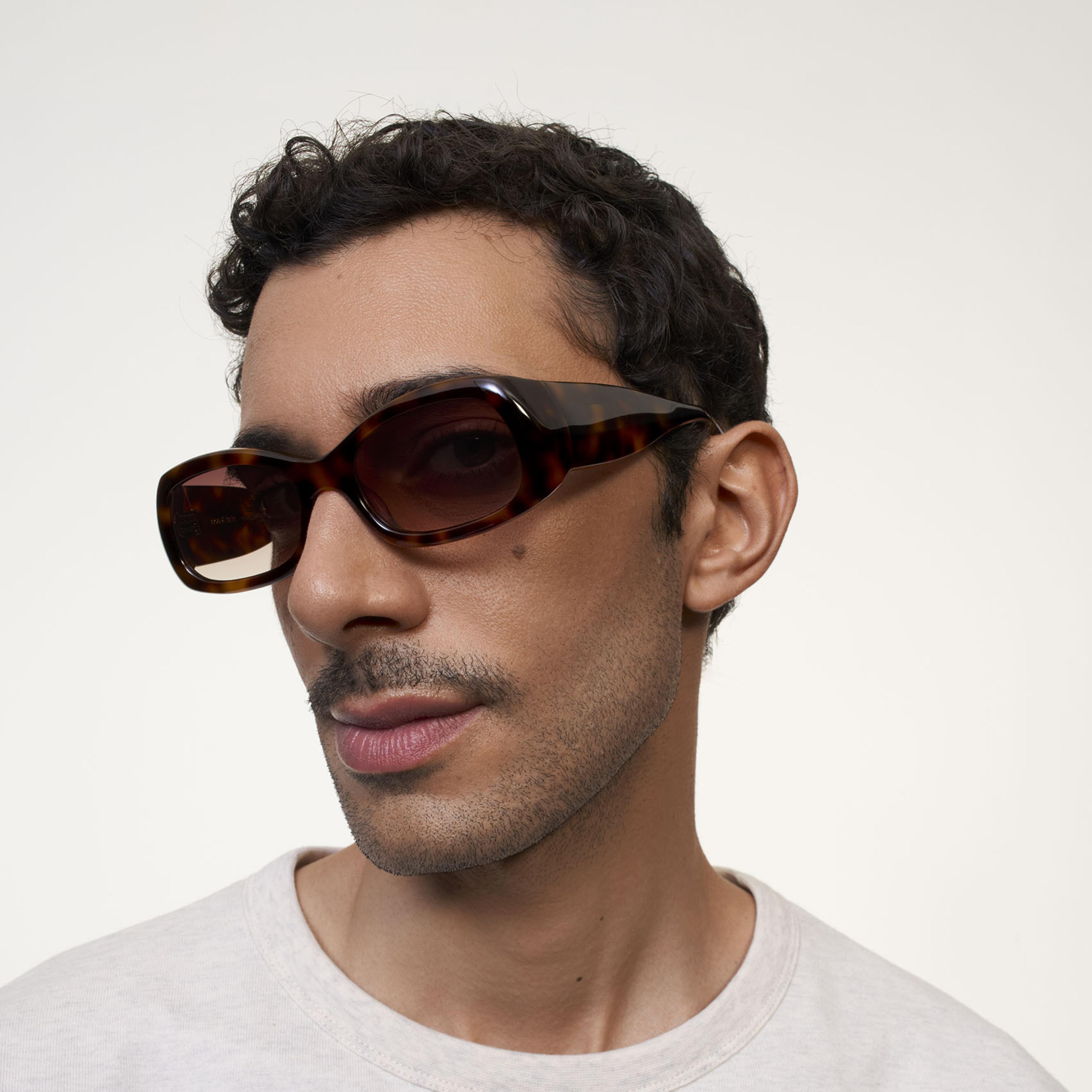 Ace & Tate Sunglasses | Oval Acetate in Black, Brown