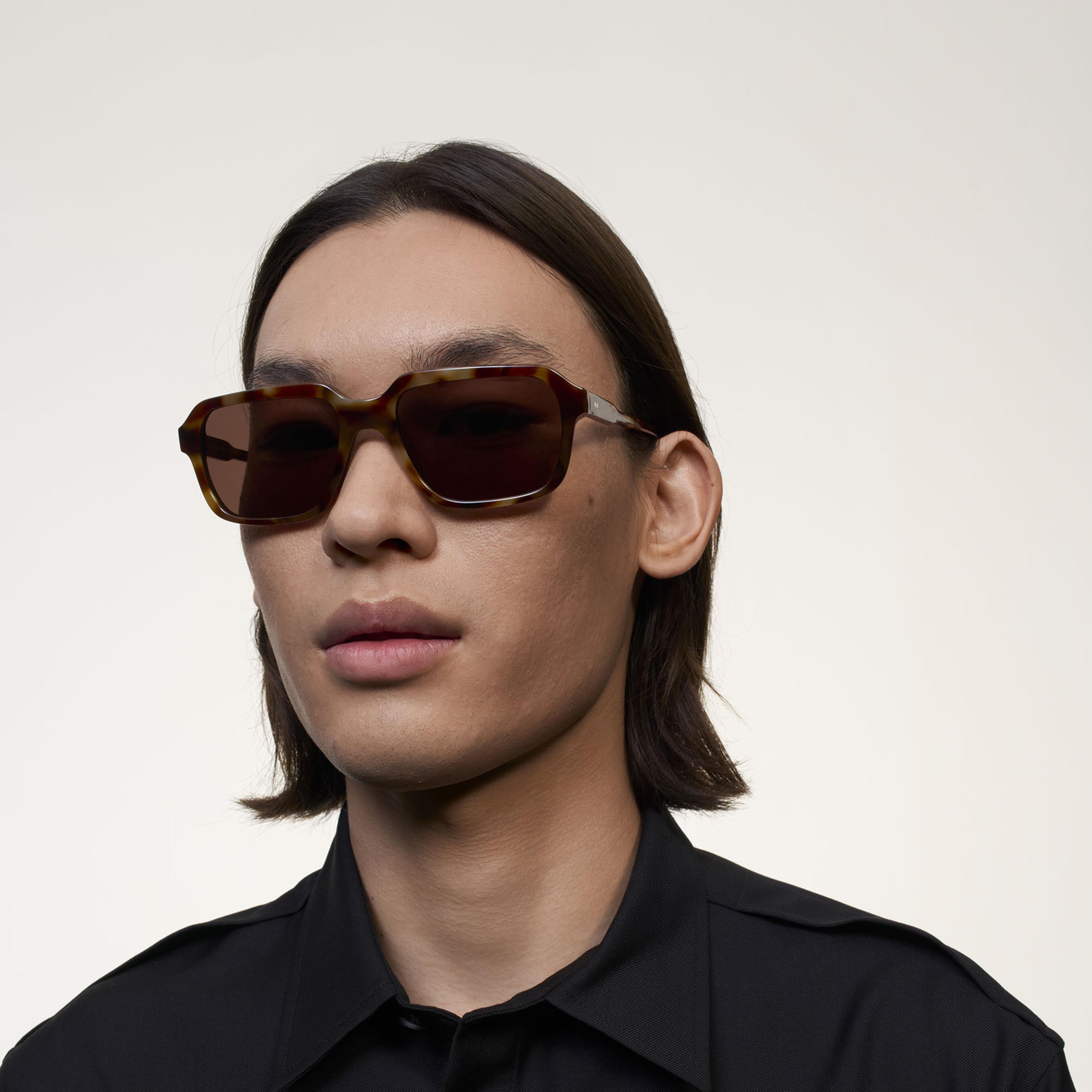 Ace & Tate Sonnenbrillen | Quadratisch Acetat in Braun, Gelb