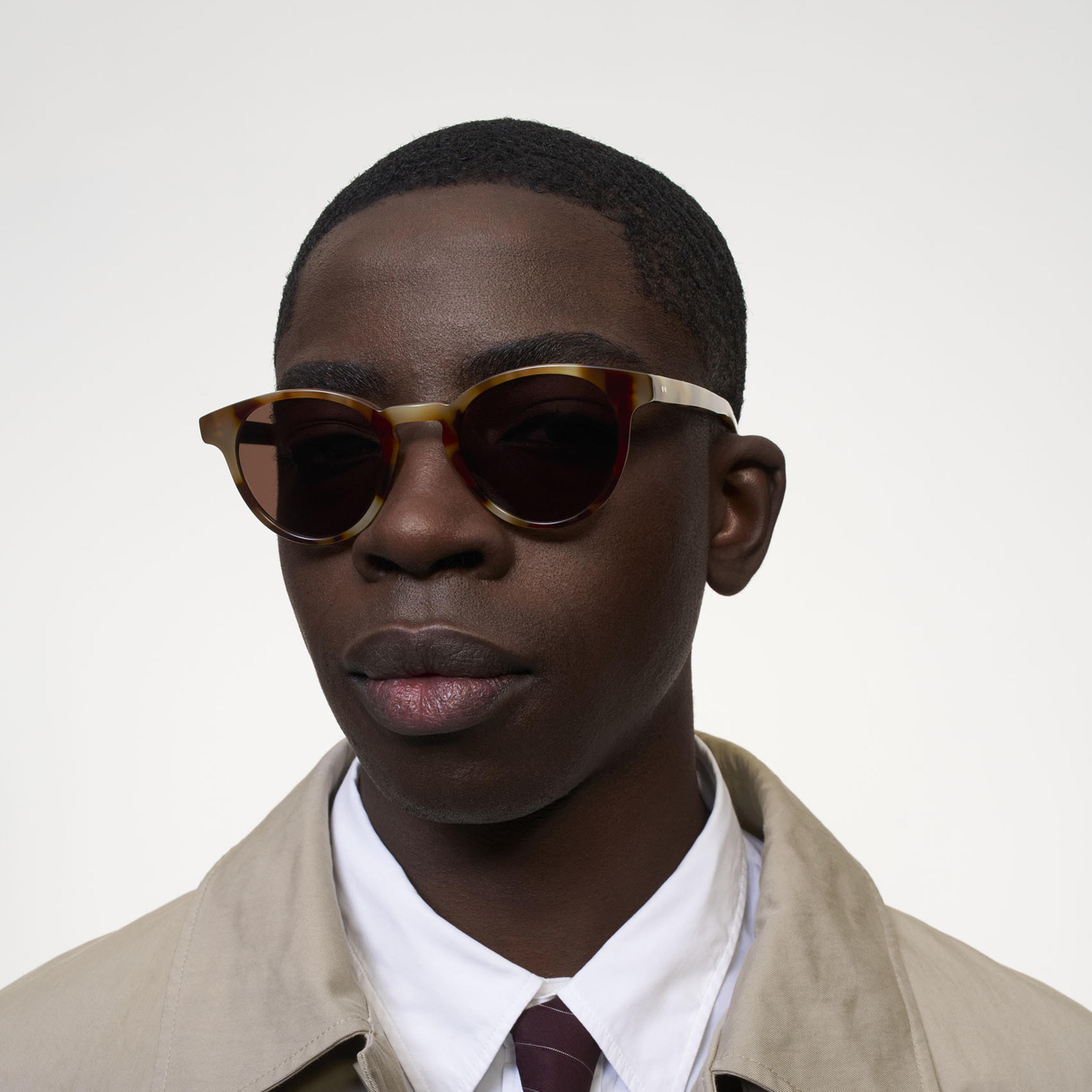 Ace & Tate Pierce in Cortado Ace & Tate Sunglasses | Round Acetate in Brown, Yellow