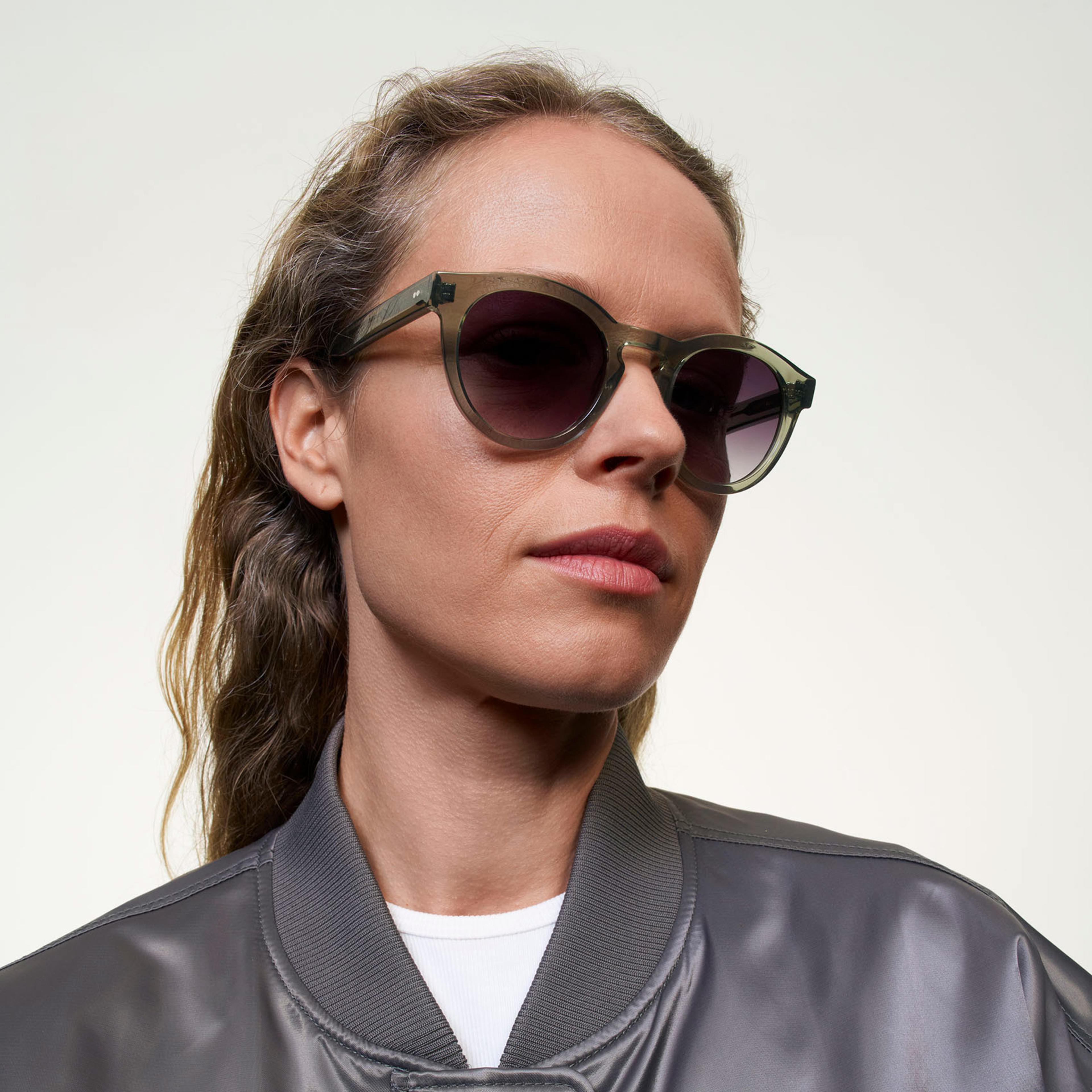 Ace & Tate Byron in Ghost Whisper Ace & Tate Sunglasses | Round Acetate in Blue