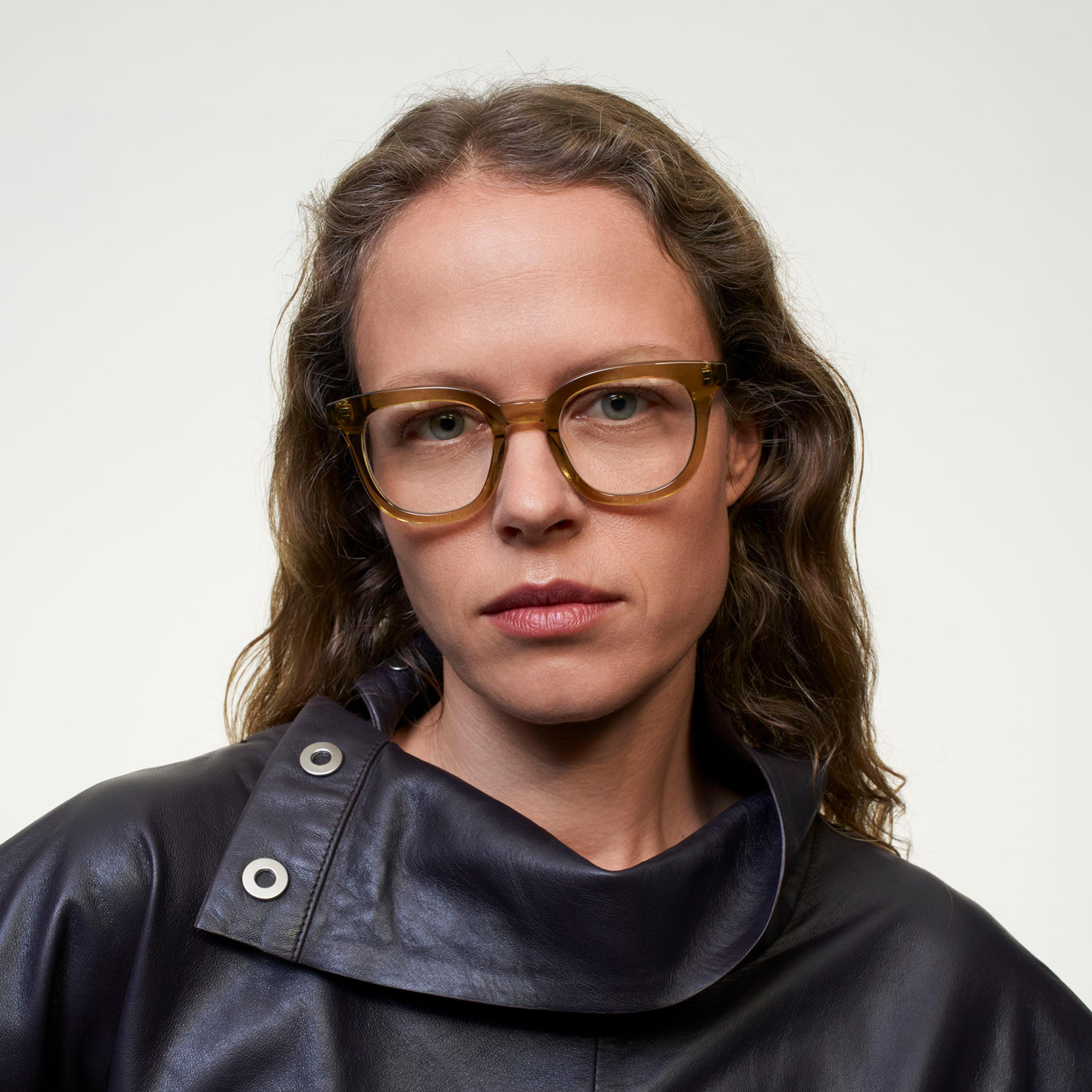 Ace & Tate Bobby in Maple Ace & Tate Glasses | Square Acetate in Brown