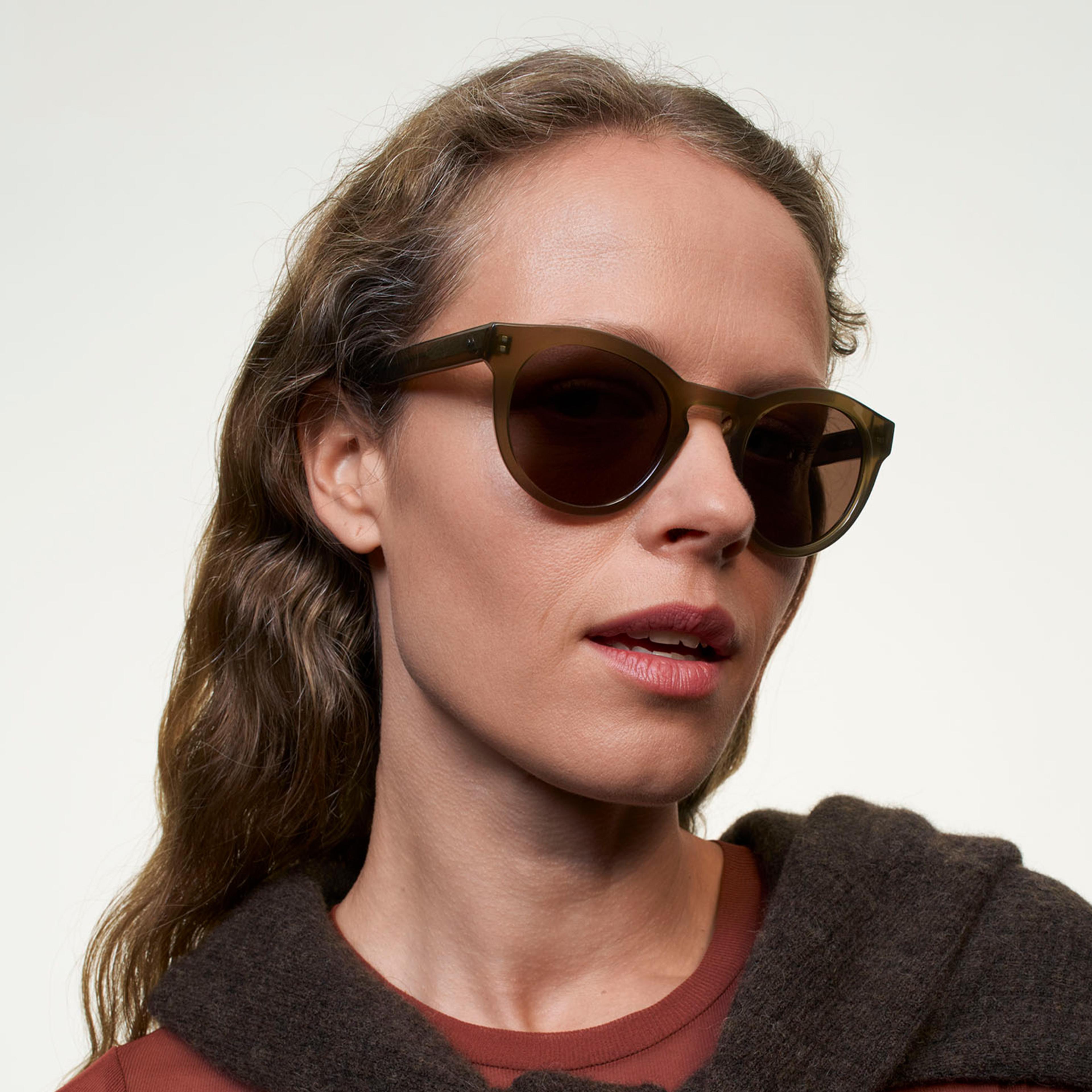 Ace & Tate Sunglasses | Round Renew bio acetate in Green