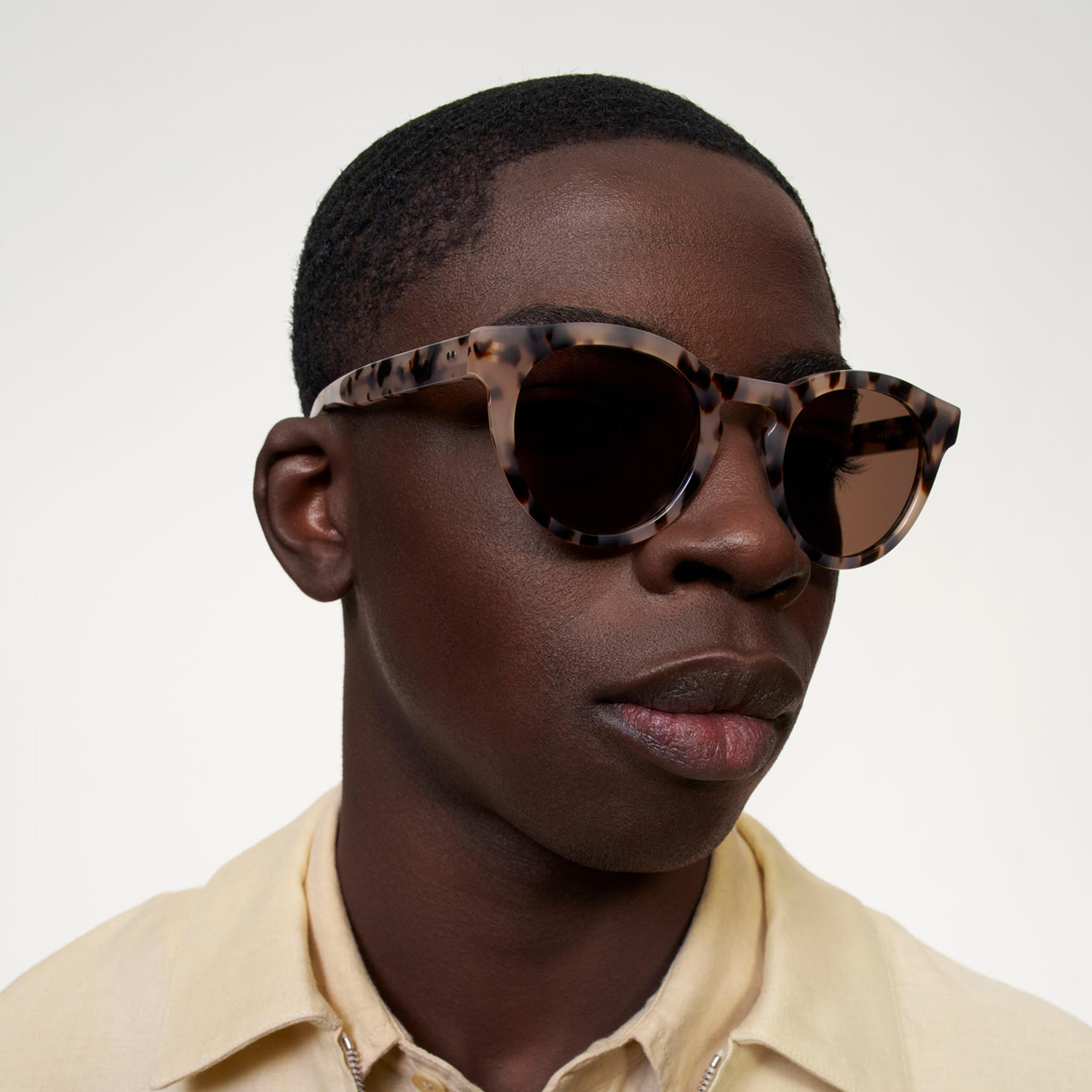 Ace & Tate Byron in Space Ace & Tate Sunglasses | Round Acetate in Beige