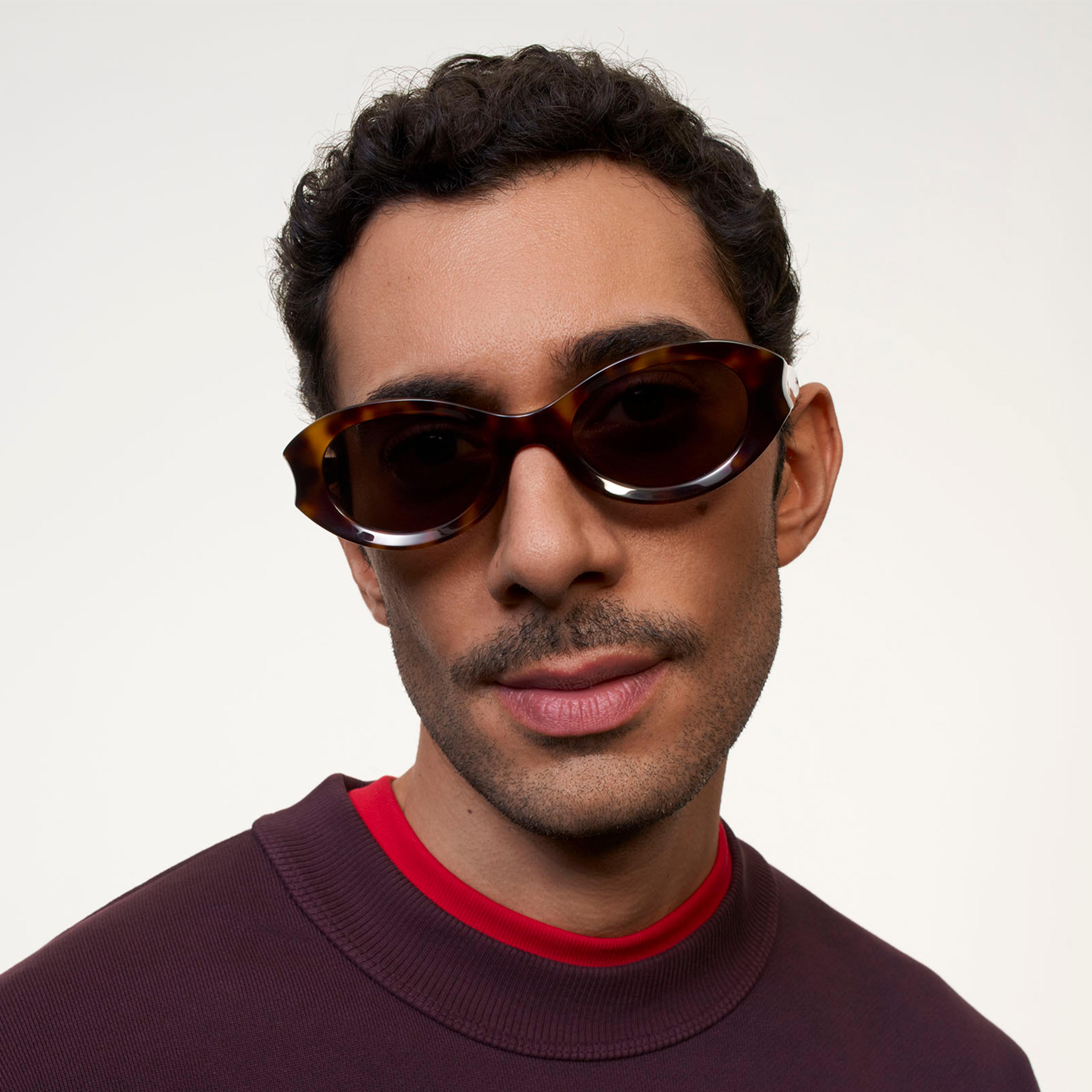 Ace & Tate Naaz in Americano Ace & Tate Sunglasses | Oval Acetate in Black, Brown