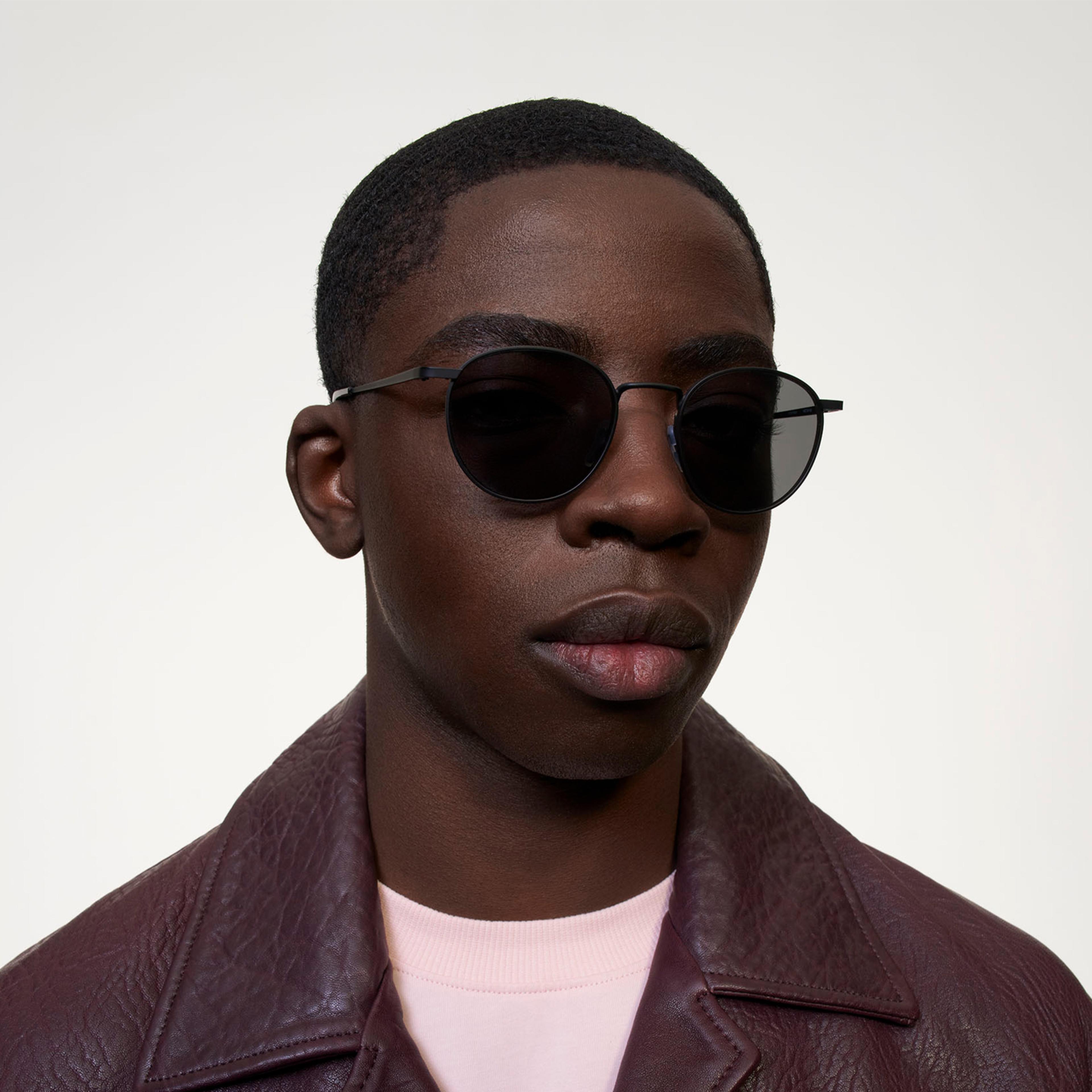 Ace & Tate Sunglasses | Round Metal in Black