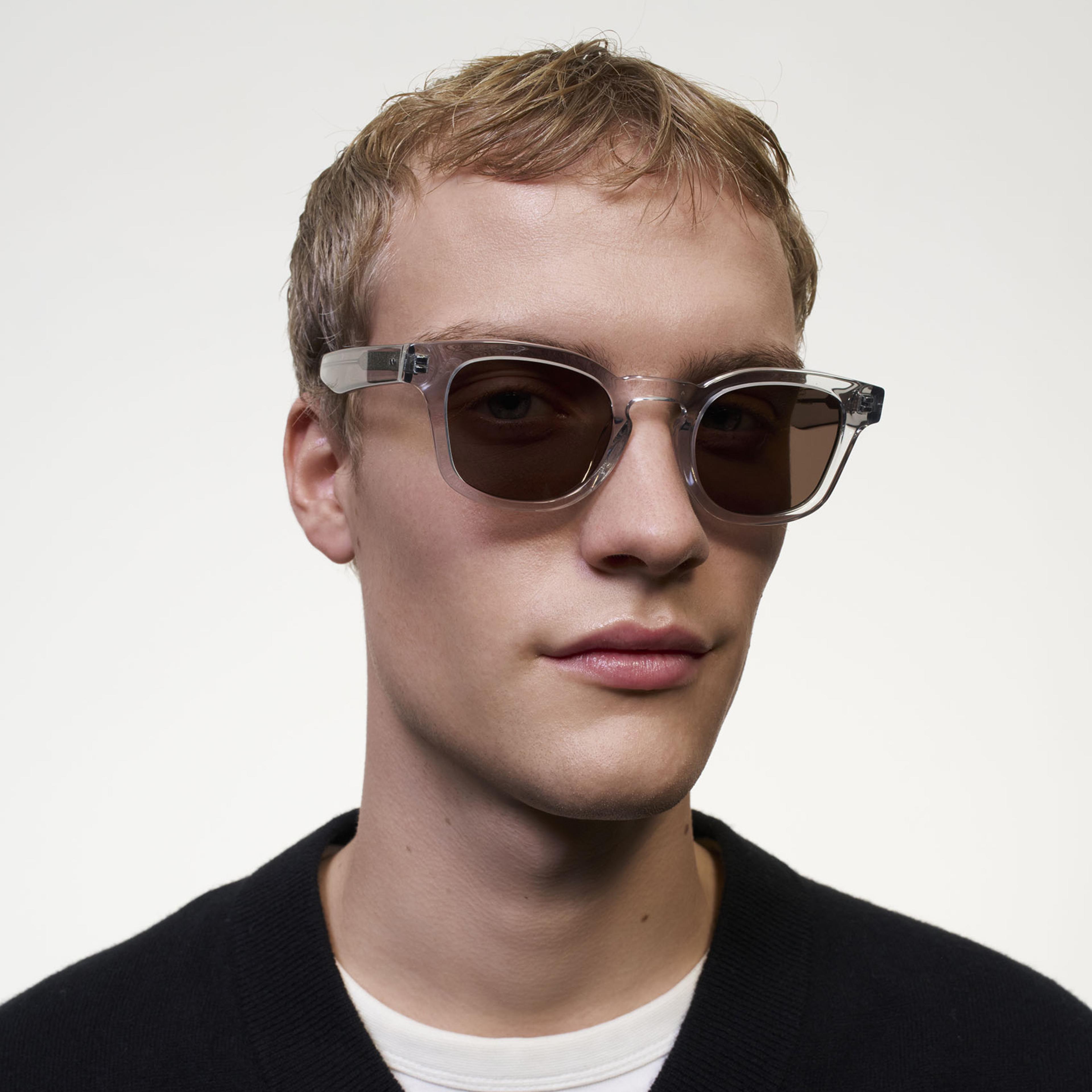Ace & Tate Oscar in Smoke Ace & Tate Sunglasses | Round Renew bio acetate in Grey