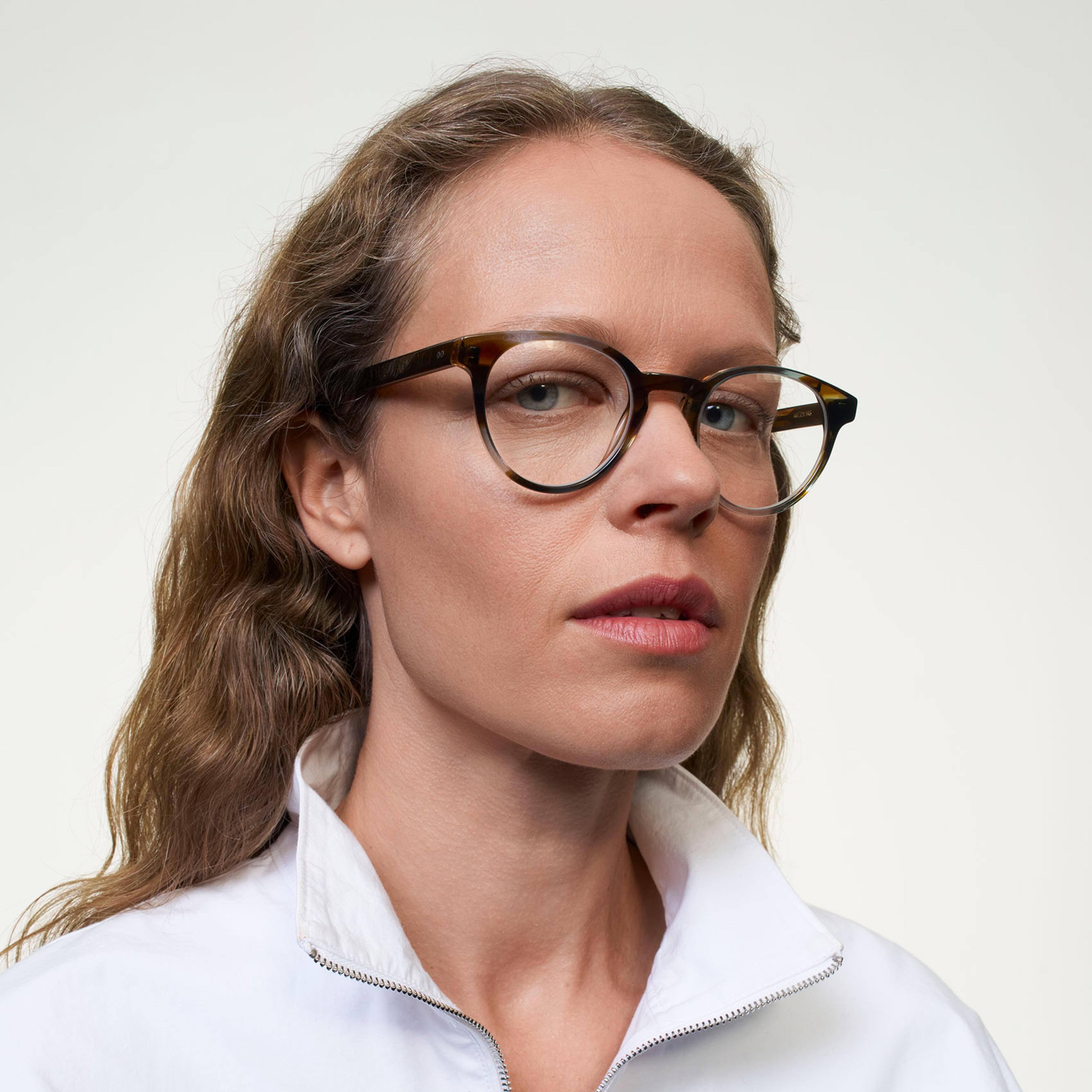 Ace & Tate Pierce in Riverbend Ace & Tate Glasses | Round Acetate in Blue