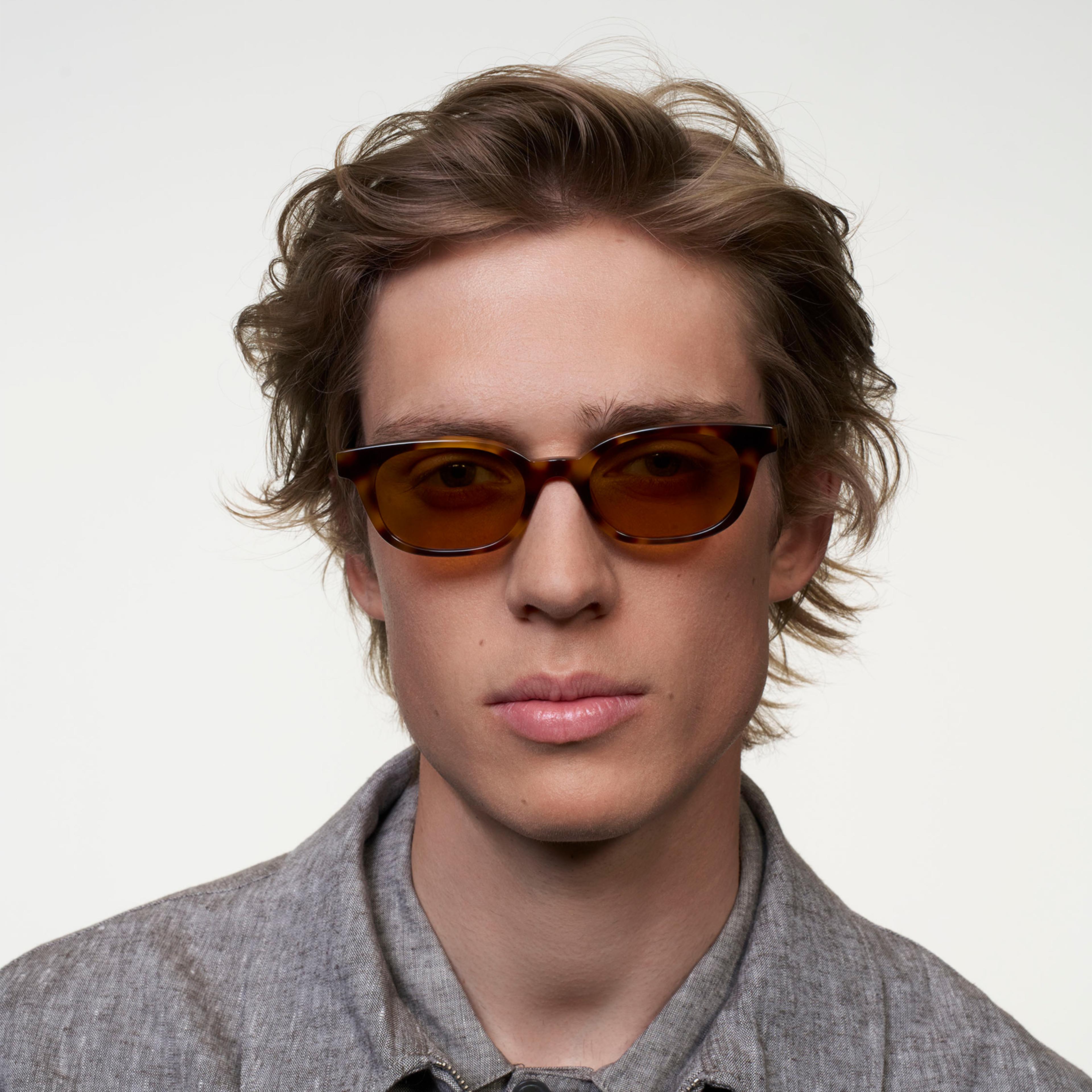 Ace & Tate Sunglasses | Round Acetate in Black, Brown