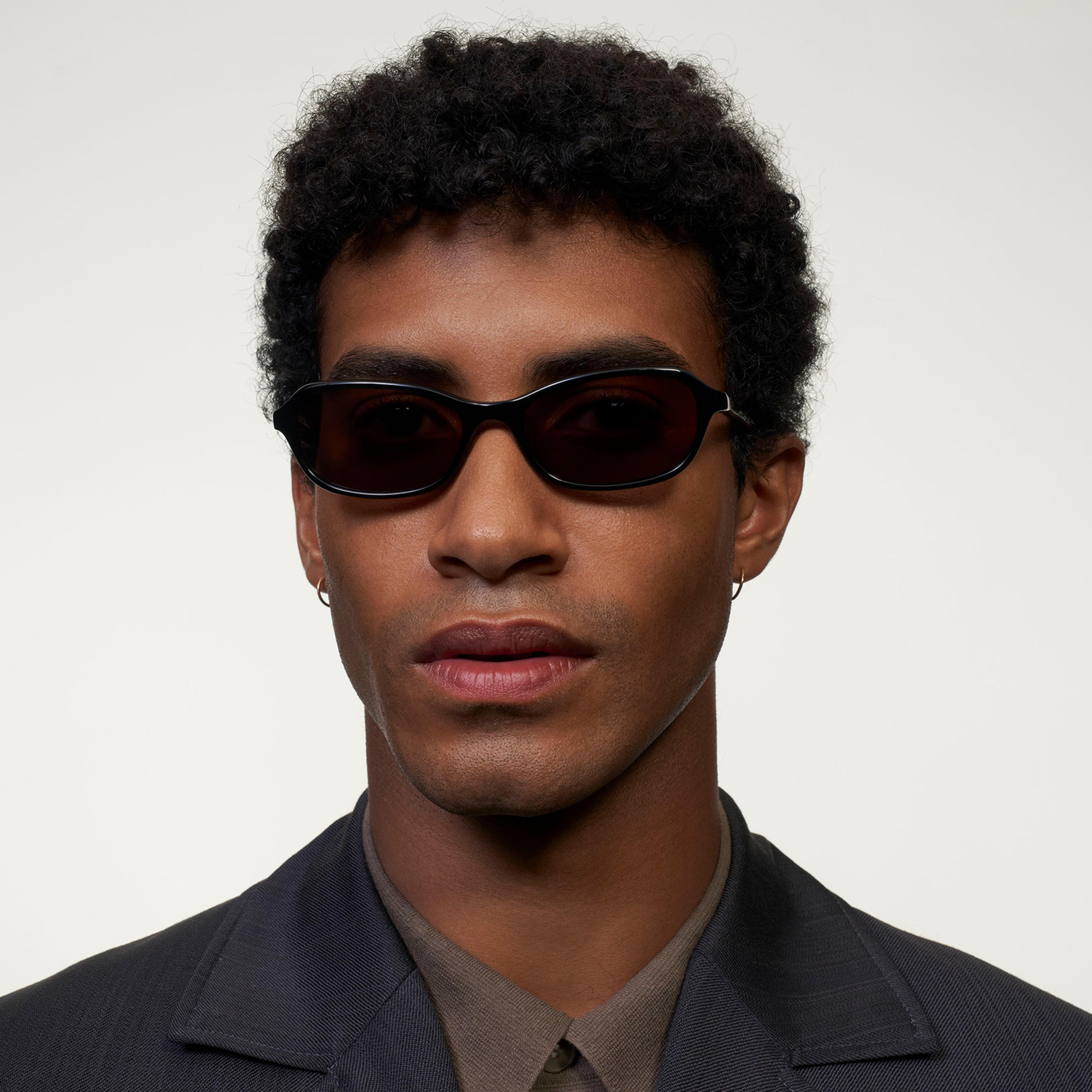 Ace & Tate Solaires | Ovale Acétate in Noir