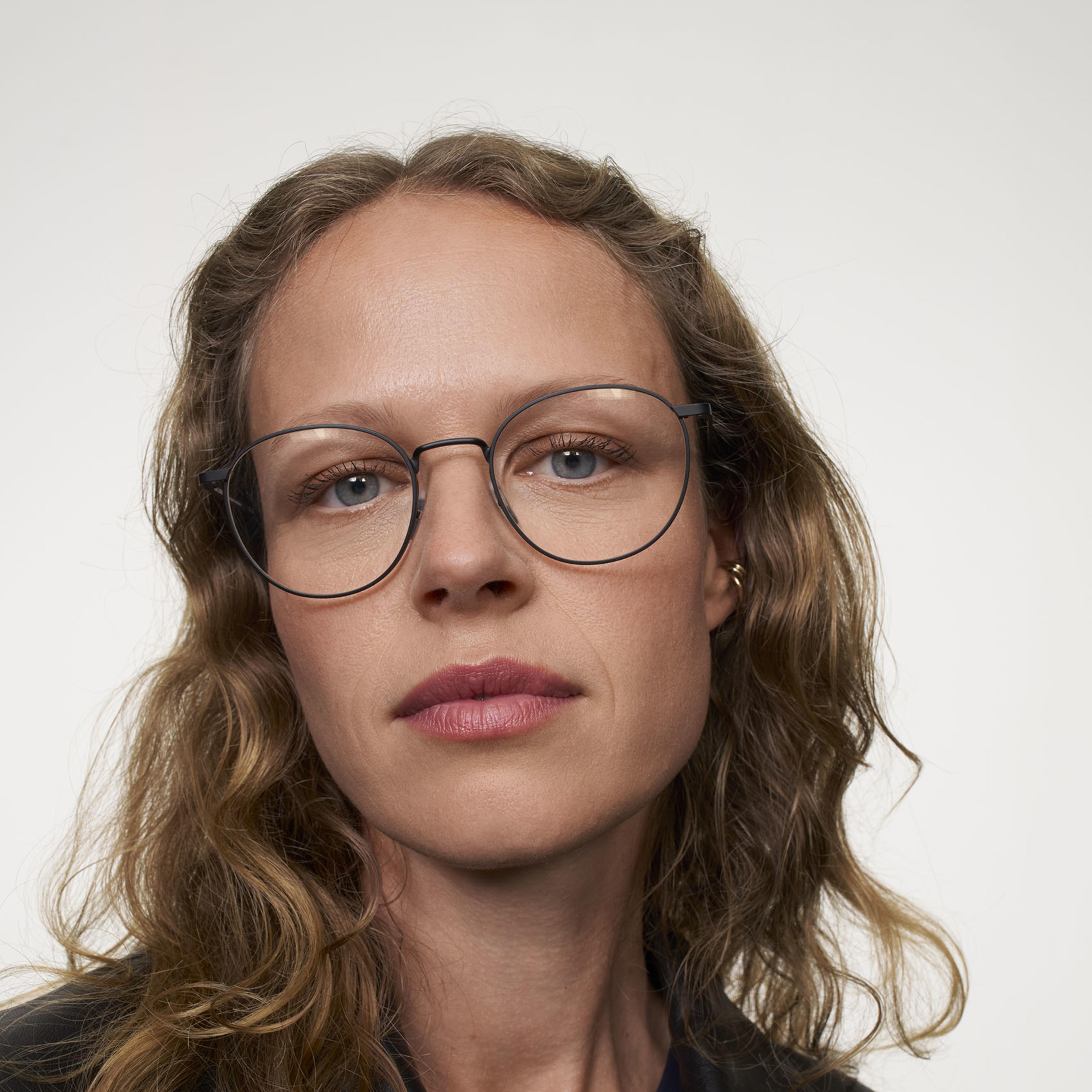 Ace & Tate Glasses | Round Metal in Black