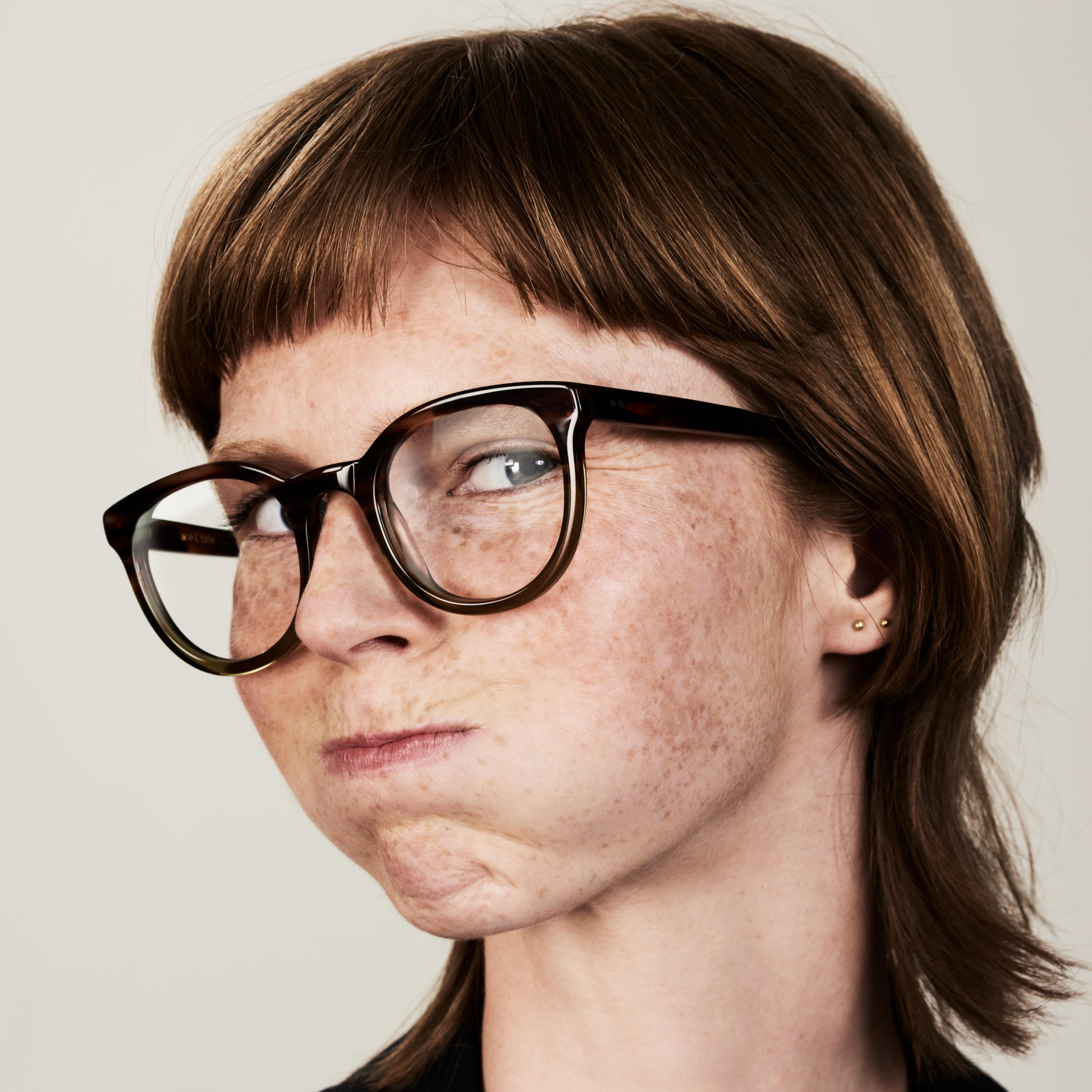 Ace & Tate Hugo in Hunter Green Ace & Tate Glasses | Round Acetate in Brown, Green