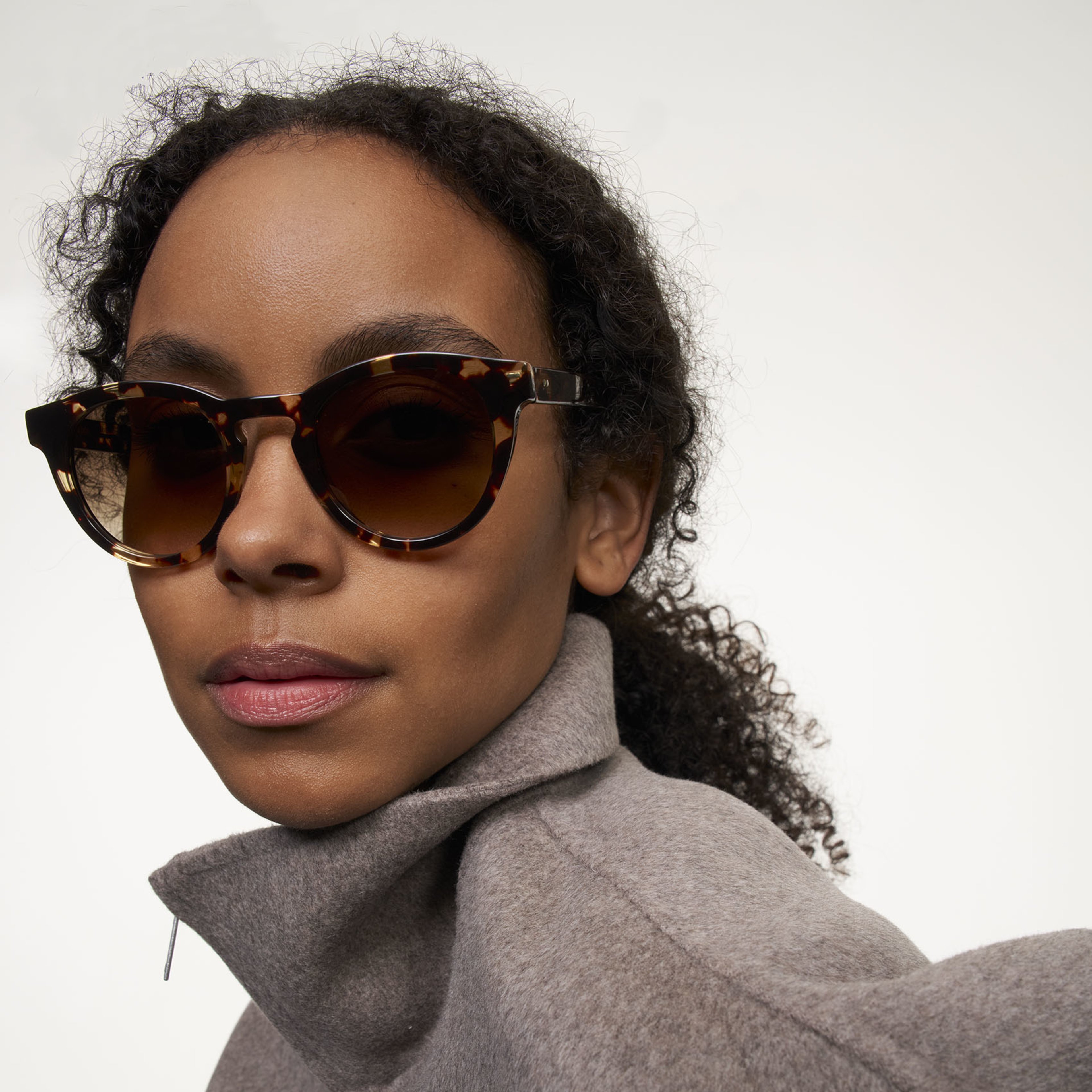 Ace & Tate Sunglasses | Round Acetate in Brown