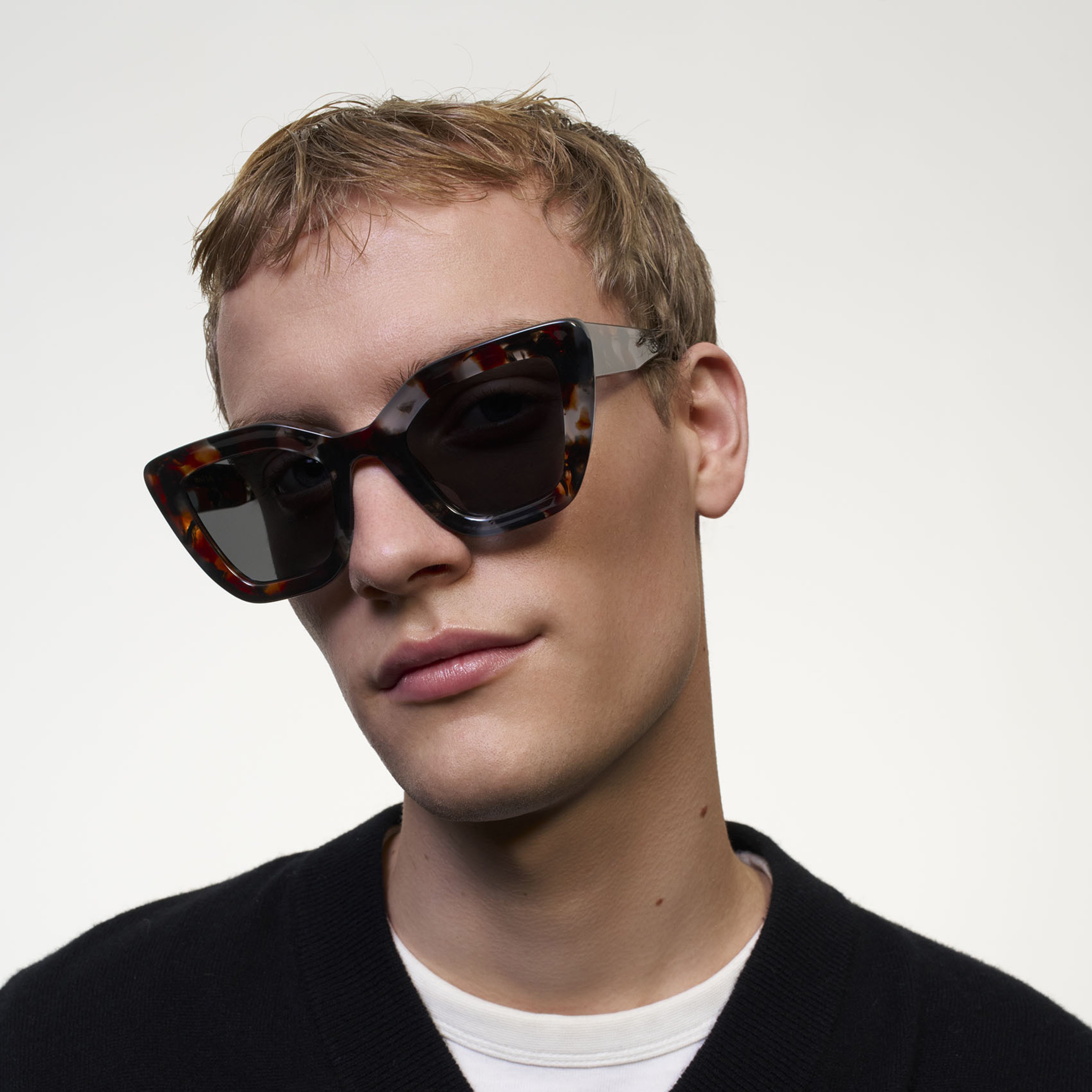 Ace & Tate Sonnenbrillen | Rechteckig Acetat in Blau, Schwarz, Braun