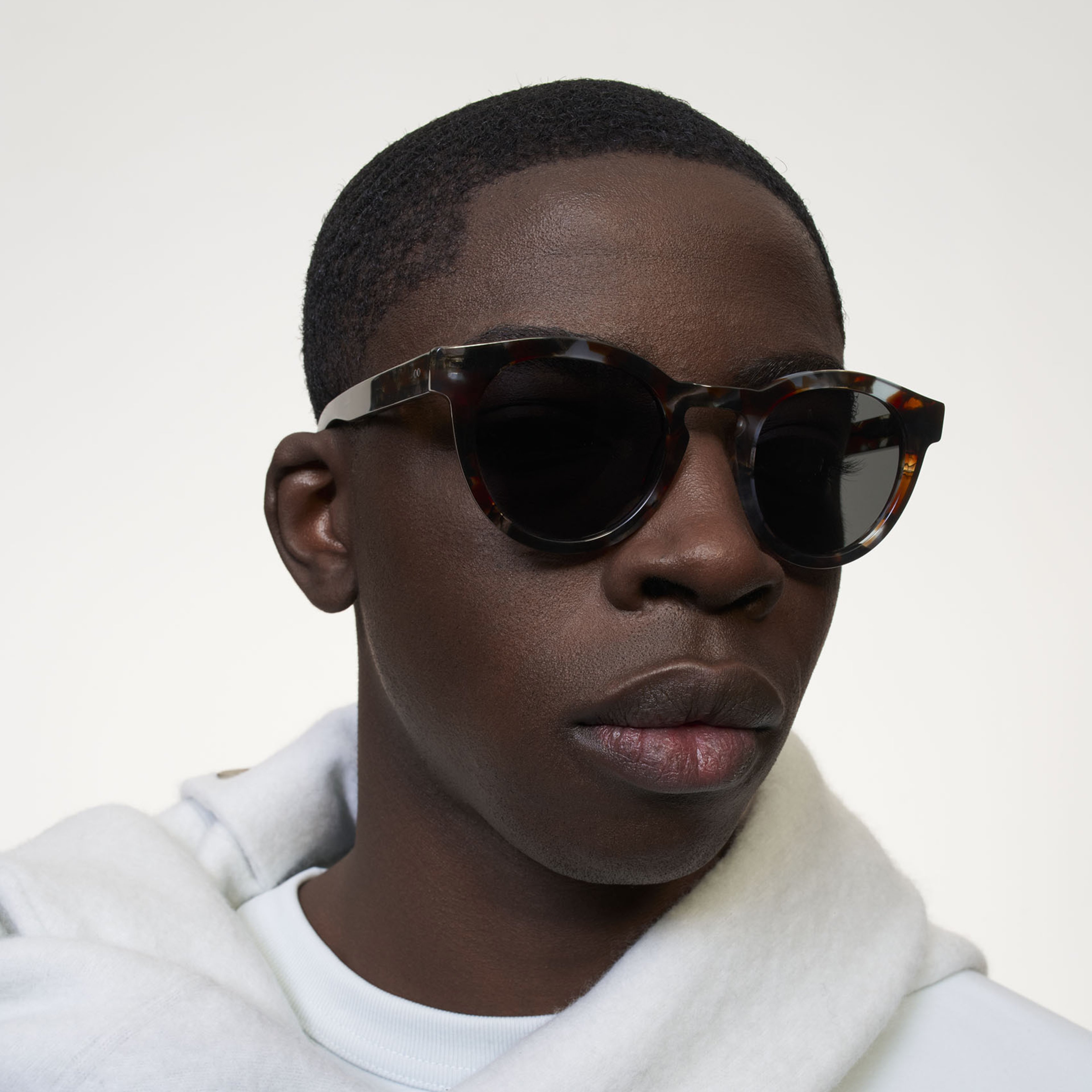 Ace & Tate Sonnenbrillen | Rund Acetat in Blau, Schwarz, Braun