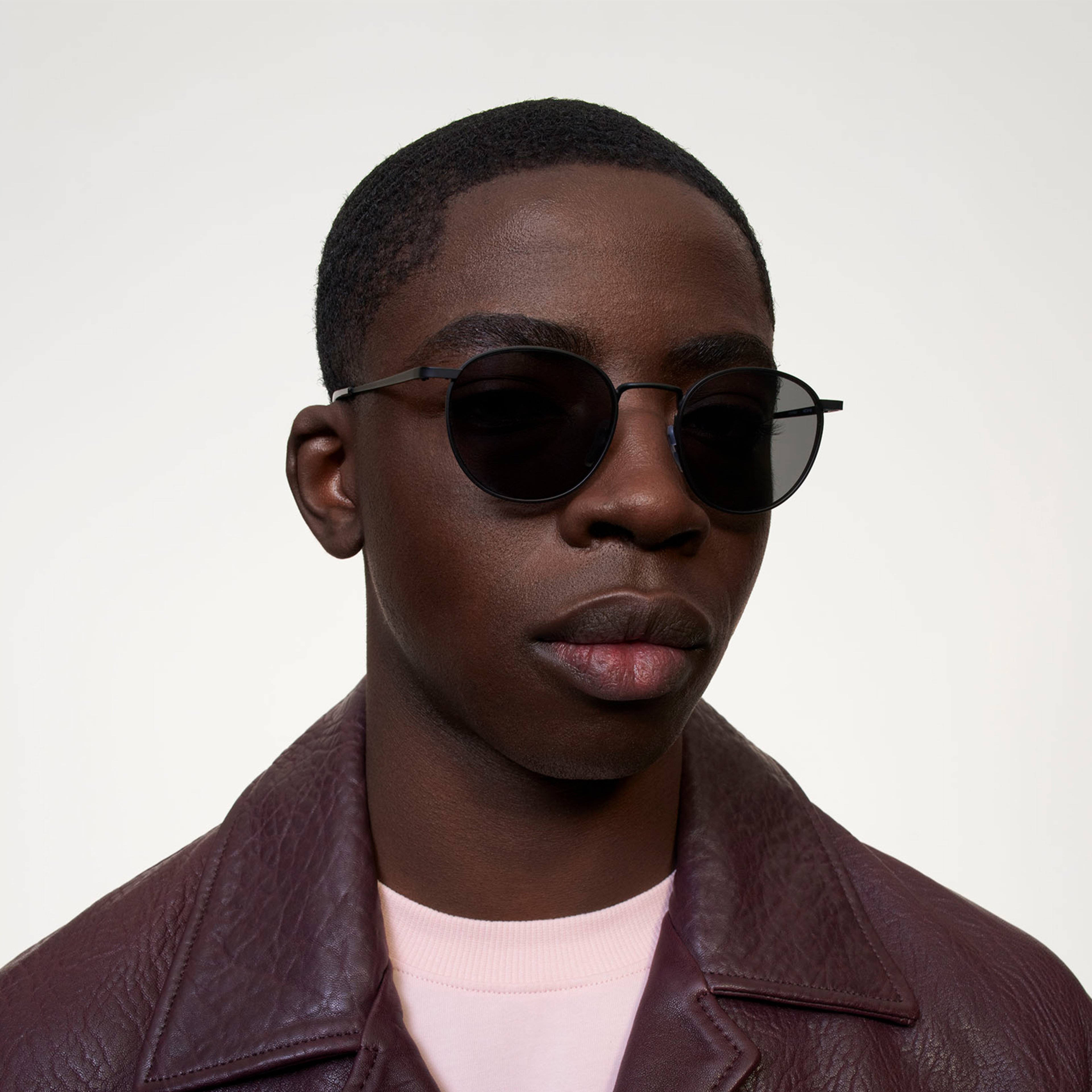 Ace & Tate Sunglasses | Round Metal in Black