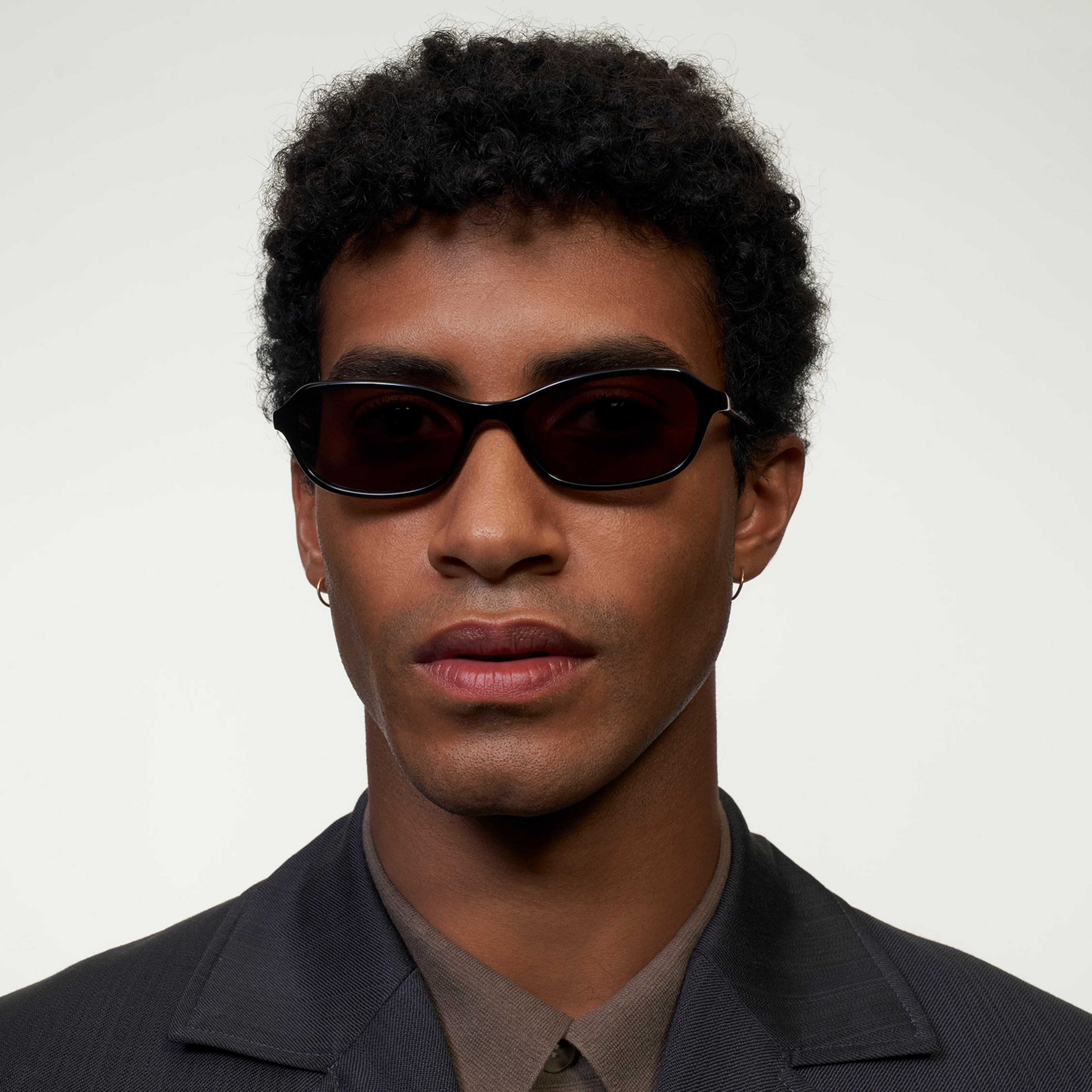 Ace & Tate Solaires | Ovale Acétate in Noir