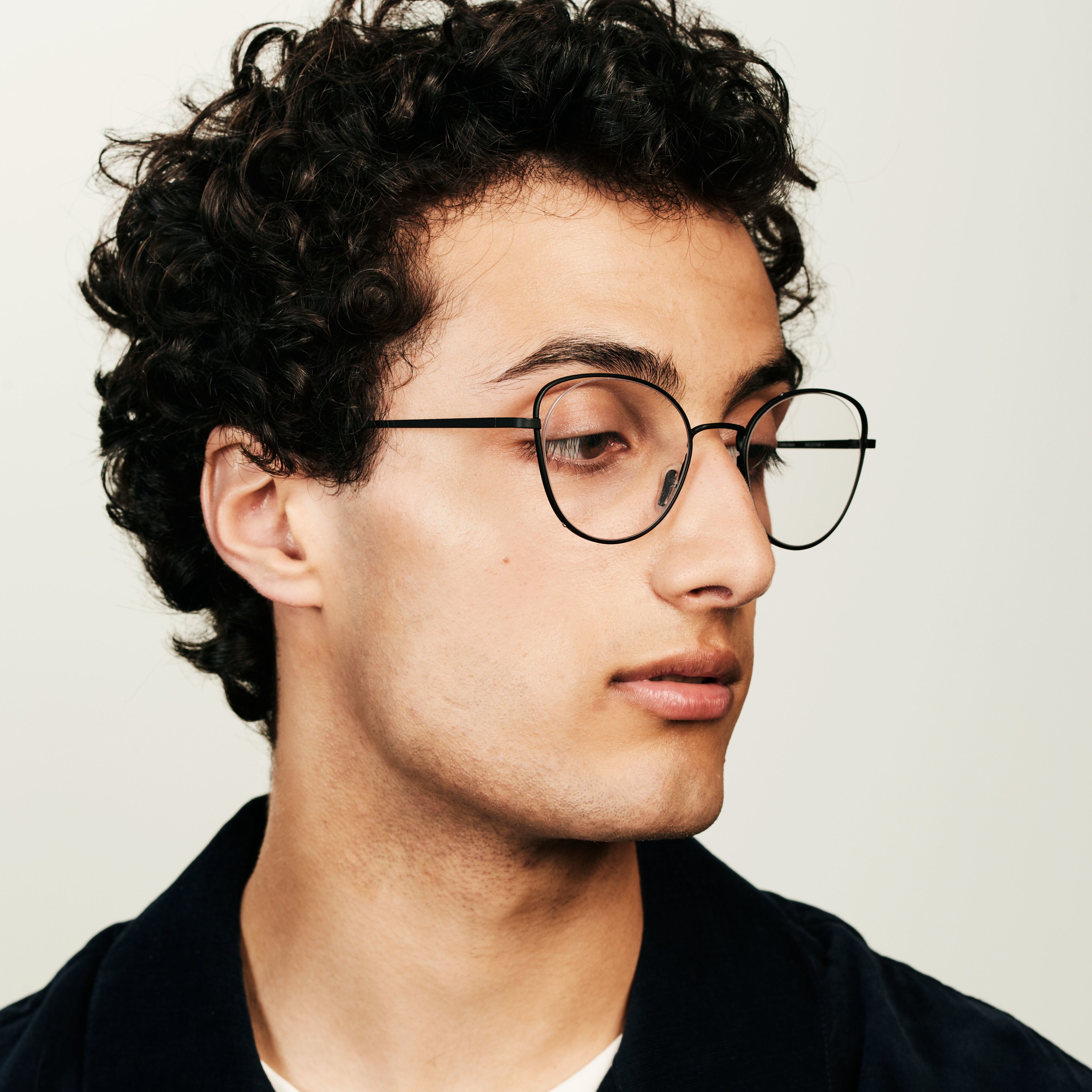 Ace & Tate Glasses | round metal in Black