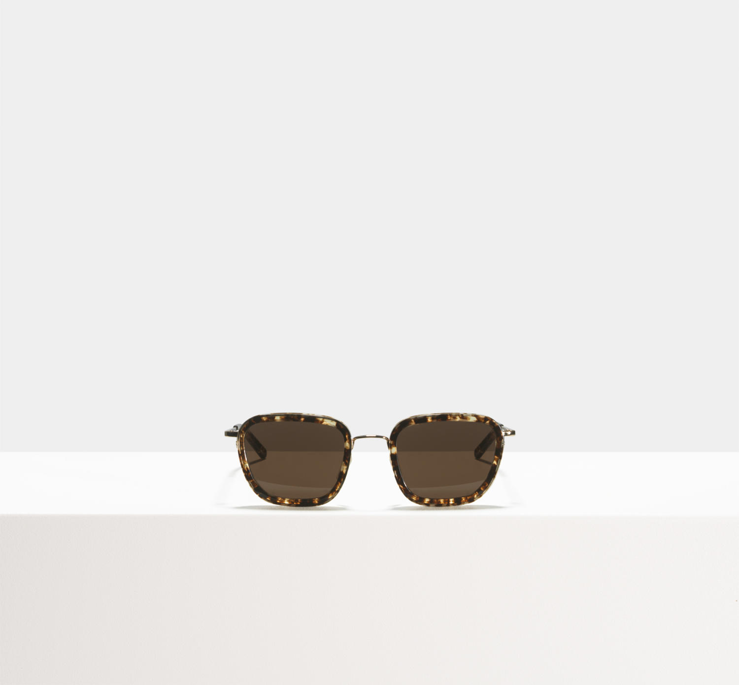 Ringo Ace Tate Designed for men and women, the ringo sunglasses are 100% uv protected and available in gold/green, black/yellow and silver/orange. ringo ace tate